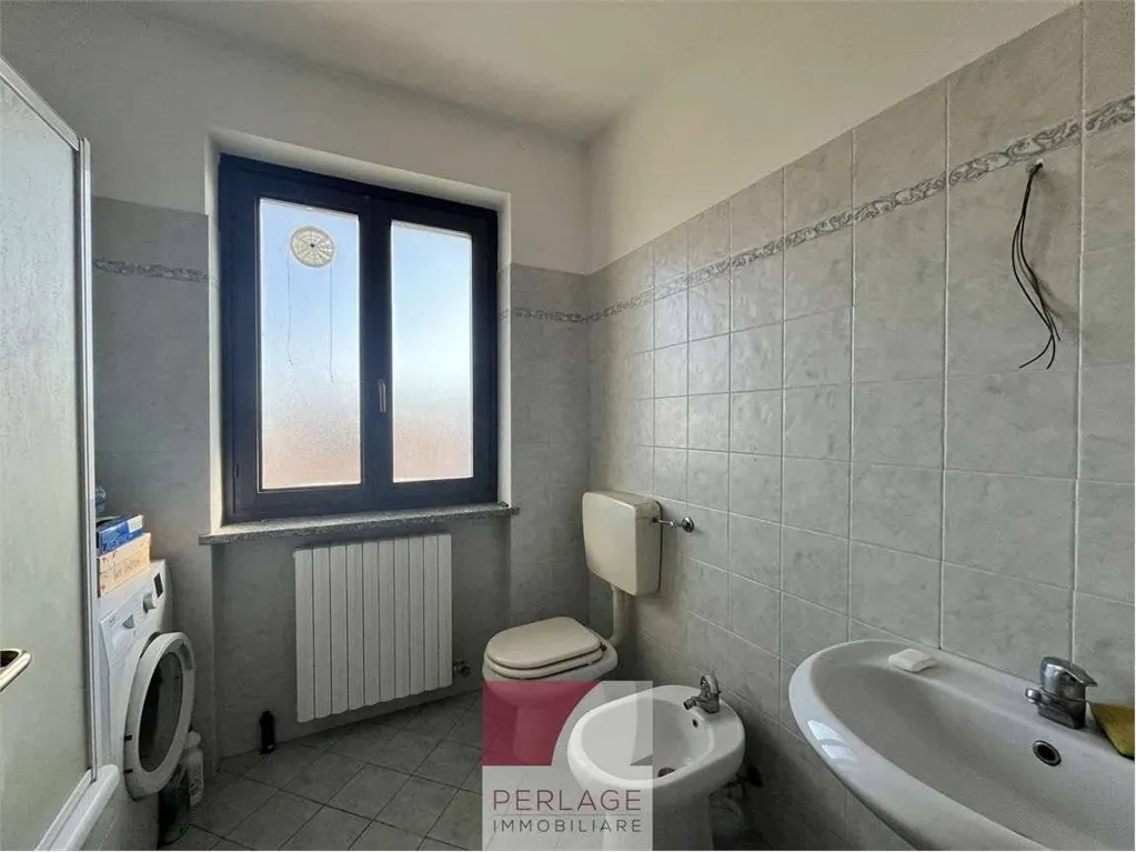 Bathrooms - Apartment with Panoramic View in Cavallermaggiore