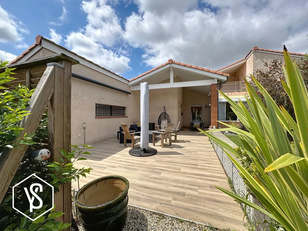 Terrasse - Villa d'Architecte avec Piscine à Escalquens