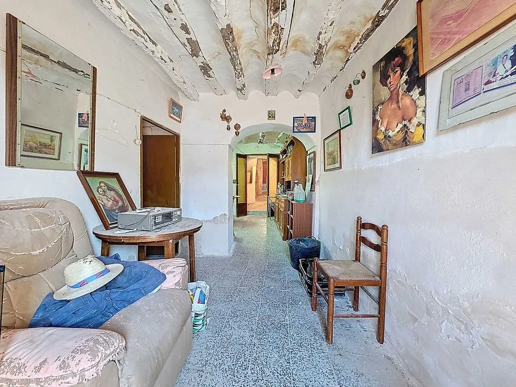hallway_entrance