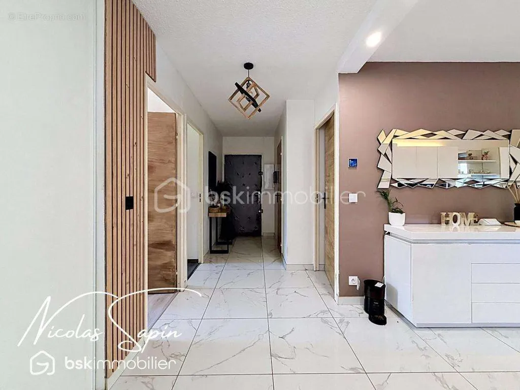 hallway_entrance