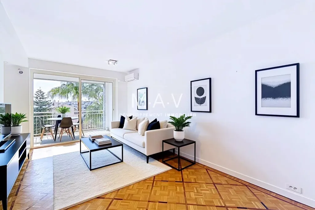Séjour - Appartement 2 Pièces avec Terrasse au Calme à Nice