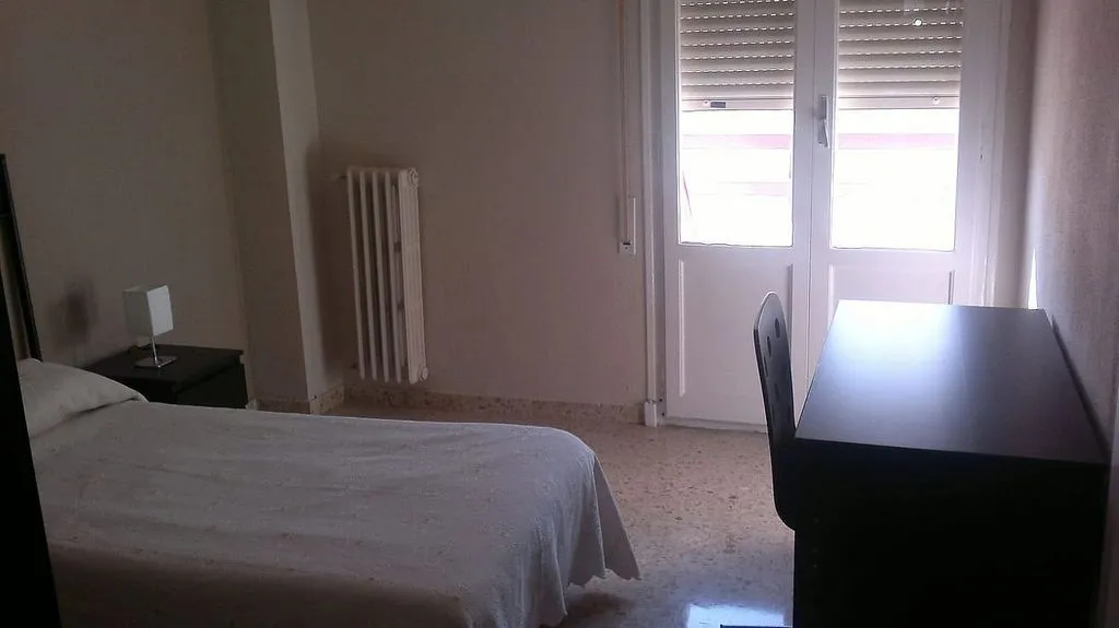 Chambres - Furnished Flat near University in Zaragoza