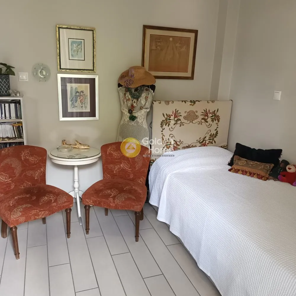 Magamistoad - Renovated Flat with Balcony in Athens Centre