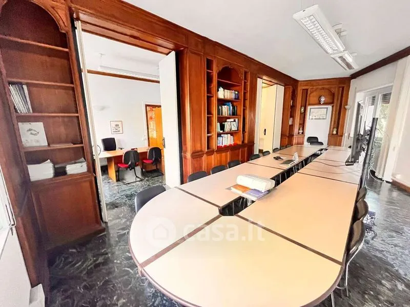 Bureau - Versatile Apartment in Via Torlonia, Rome