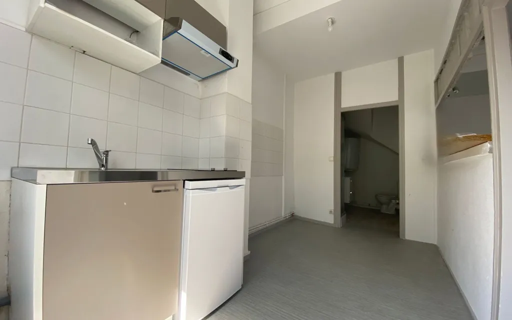 Cuisine - Studio Rénové en Centre-ville à Saint-Dizier