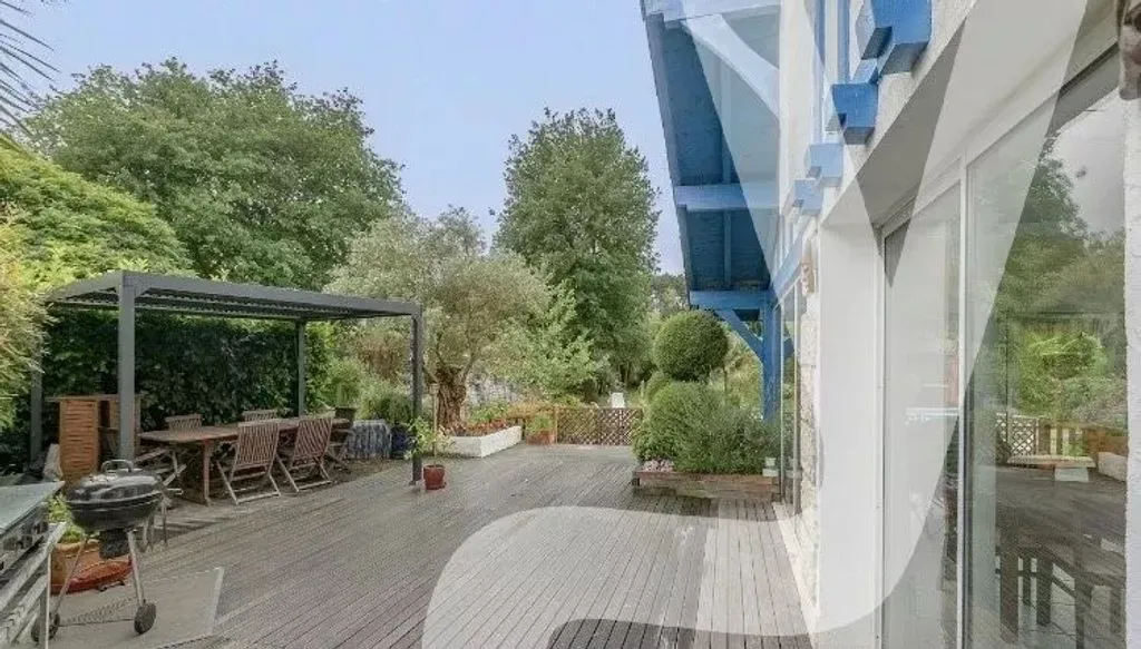Terrasse - Maison Luxueuse avec Piscine à La Teste-de-Buch