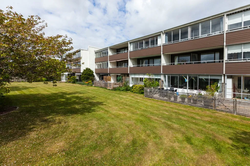 Jardin - Apartment with West-Facing Balcony in Elineberg
