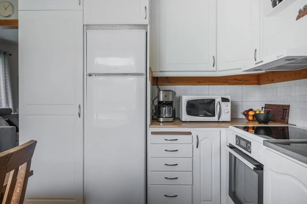 Kitchen - Renovated Villa with Garden near School
