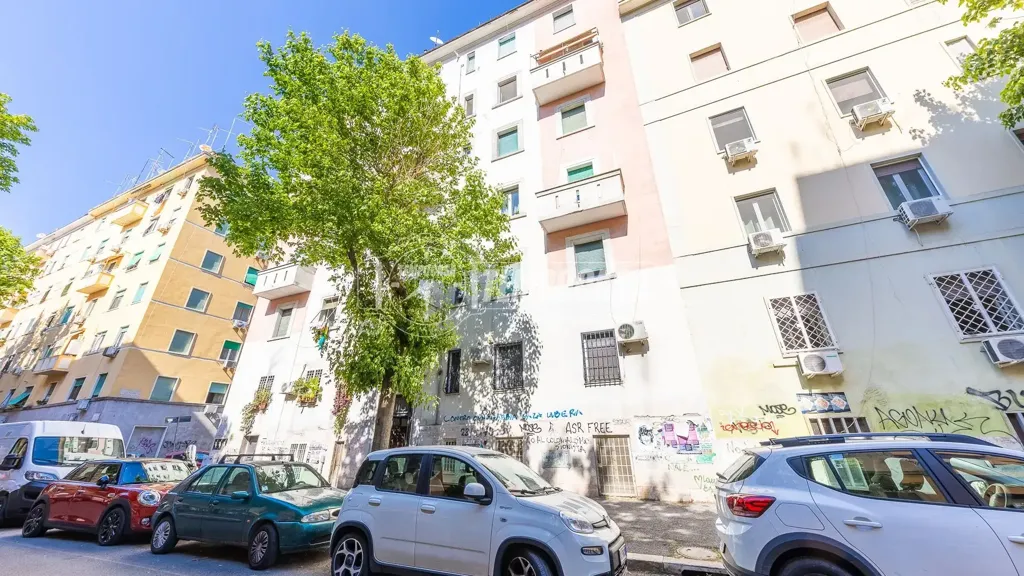 Välivaade - Ristrutturated Flat with Balcony in Rome