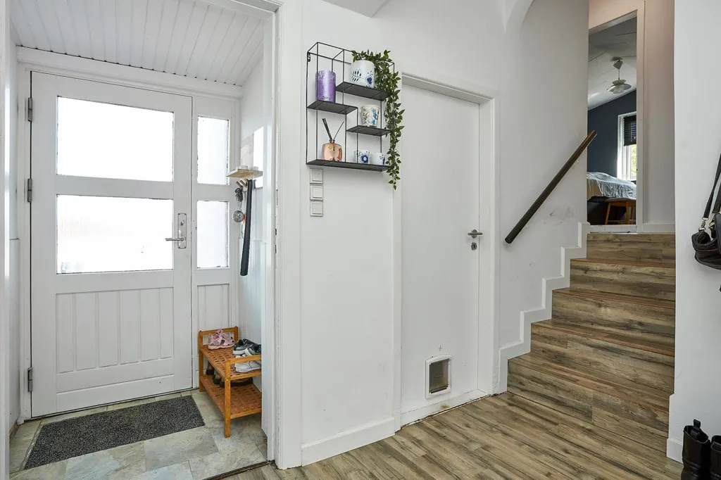 hallway_entrance