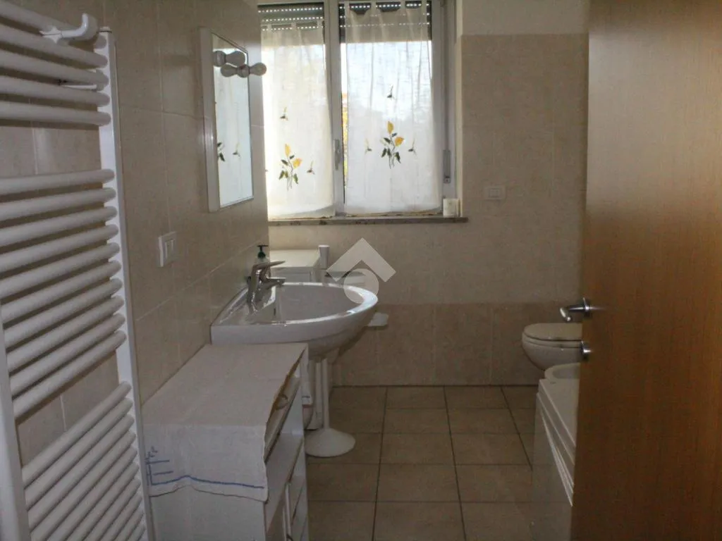 Vannitoad - Bright Two-Bedroom Apartment with Terrace in Bergamo