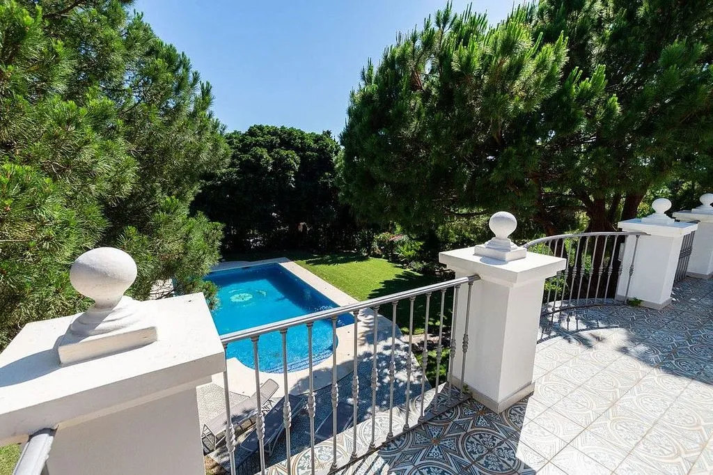 Piscine - Chalet with Pool in Casco Antiguo