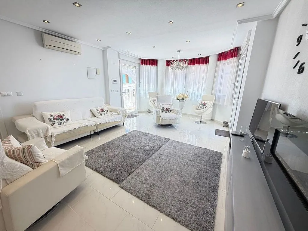 Séjour - House with Pool and Garden in Orihuela