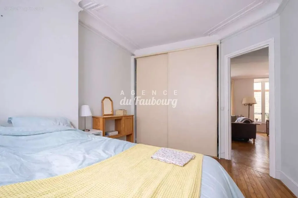 Chambres - Appartement Traversant Rue et Cour à Paris 13ème