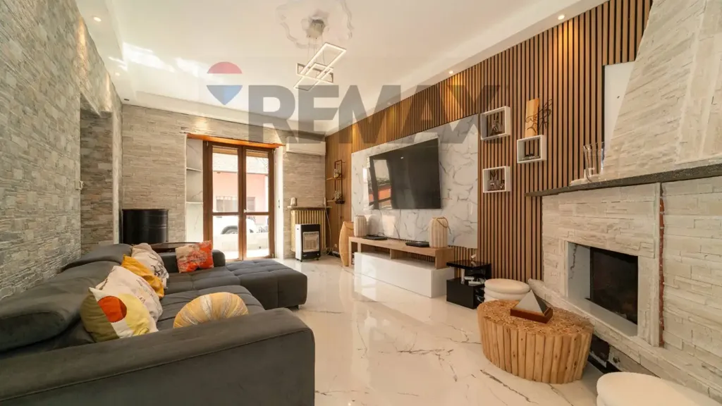 Living Room - Semi-detached House with Terrace in Mazzè