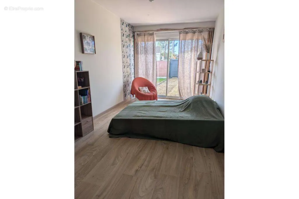 Chambres - Maison Individuelle avec Terrain à Saint-Savin