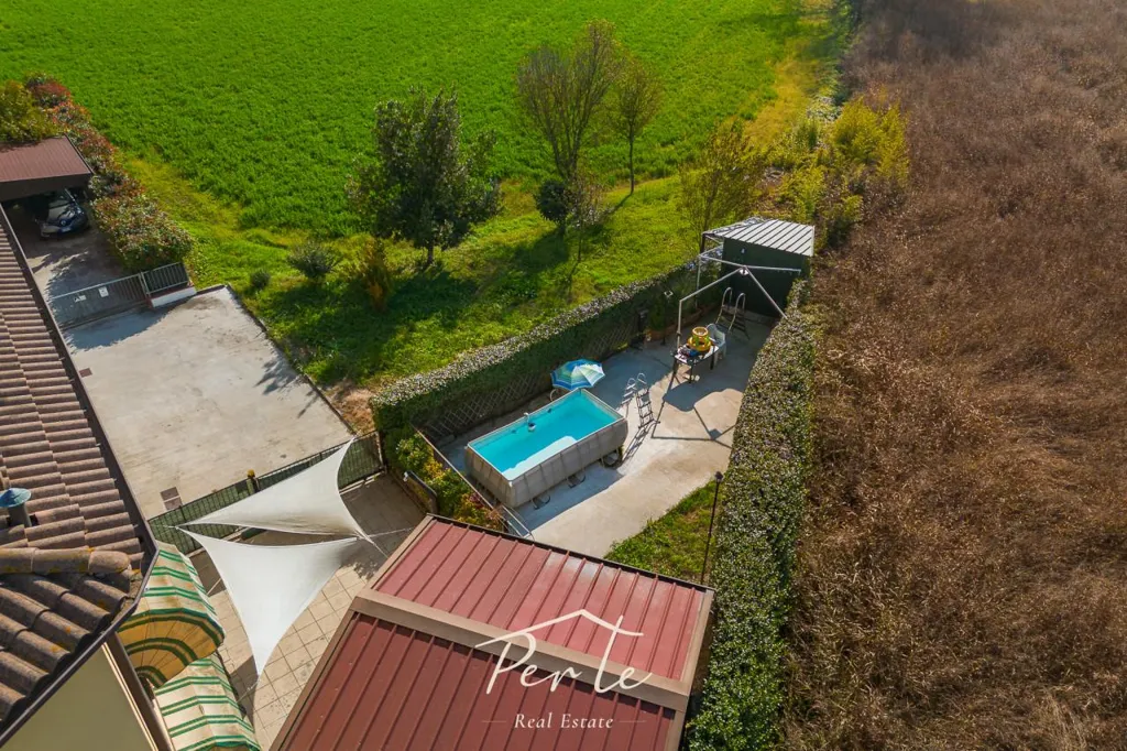 Vue aérienne - Duplex with Garden and Pool in Borgo Mantovano
