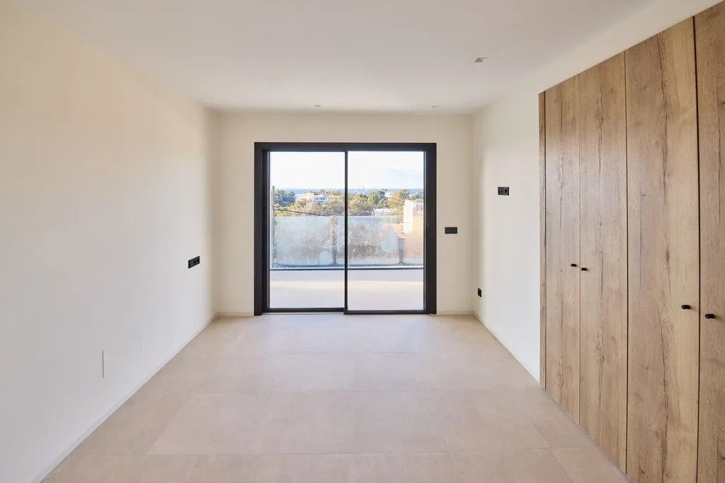Esik - Luxury Villa with Pool in Cap Martinet