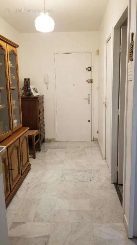 hallway_entrance