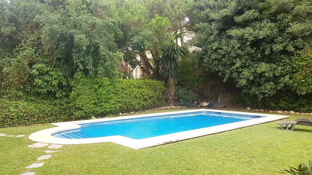 Bassein - Chalet with Pool in Casco Antiguo