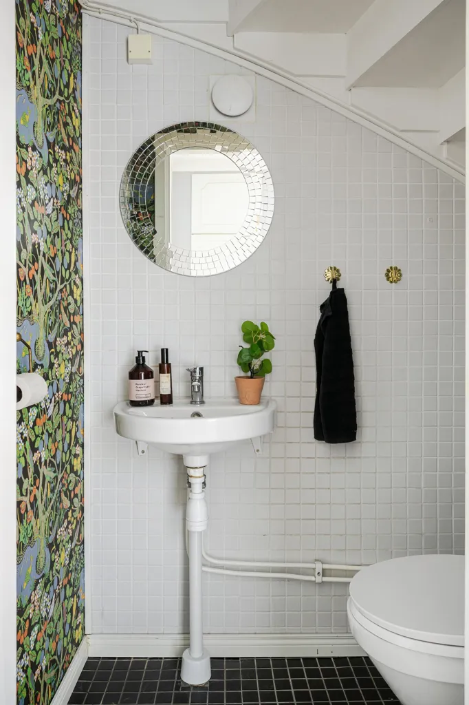 Salles de bain - Terraced House with Private Courtyard in Stenkulla
