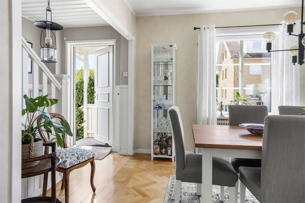 Söögituba - Charming 1933 Villa with Garden in Central Location