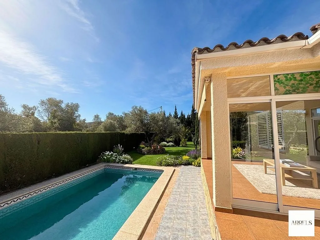 Piscine - Chalet with Pool in Quiet Residential Area