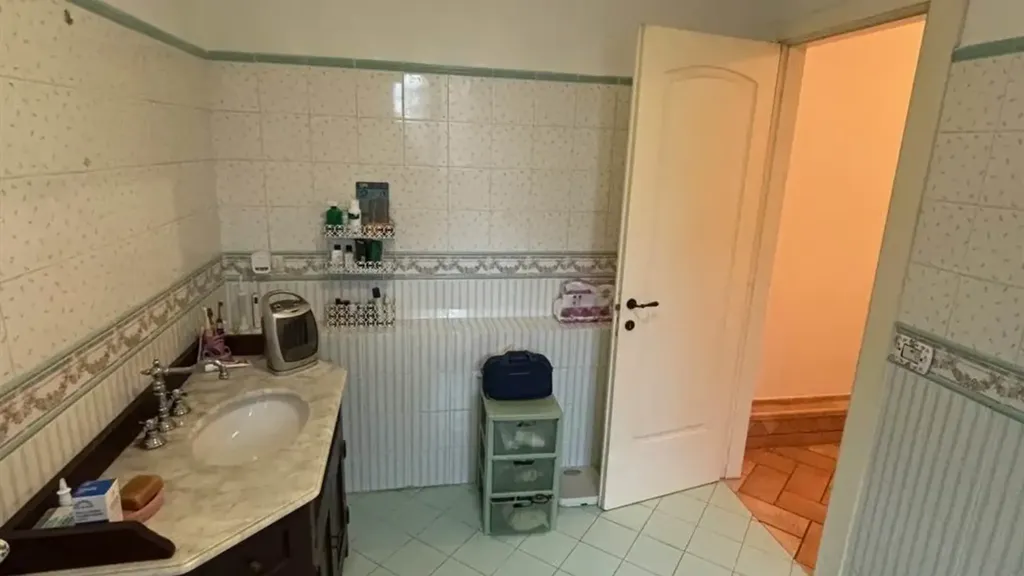 Salles de bain - Rustic Ground Floor Apartment with Private Garden in San Severino Marche