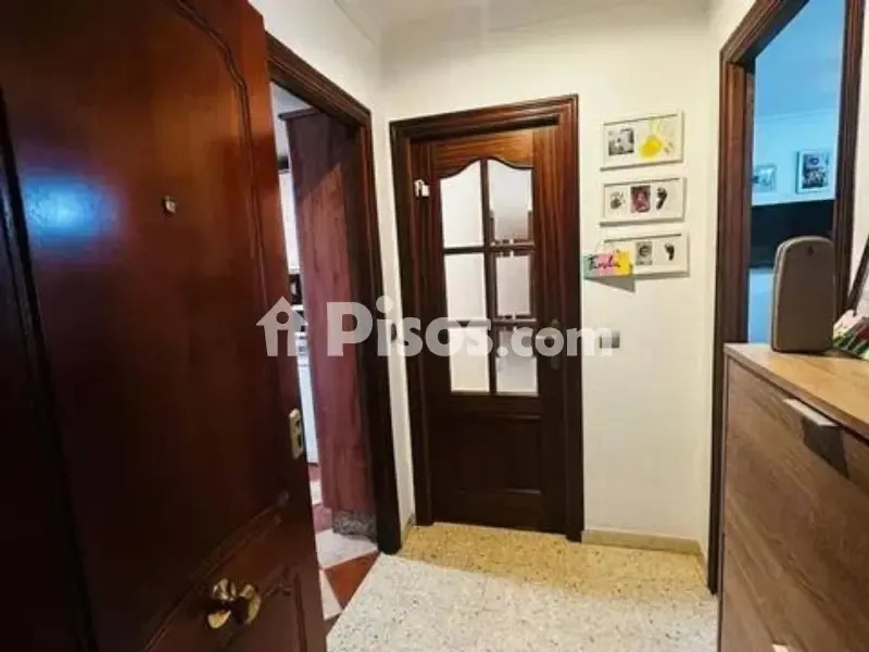 Esik - First Floor Flat with Garden in Pino Montano