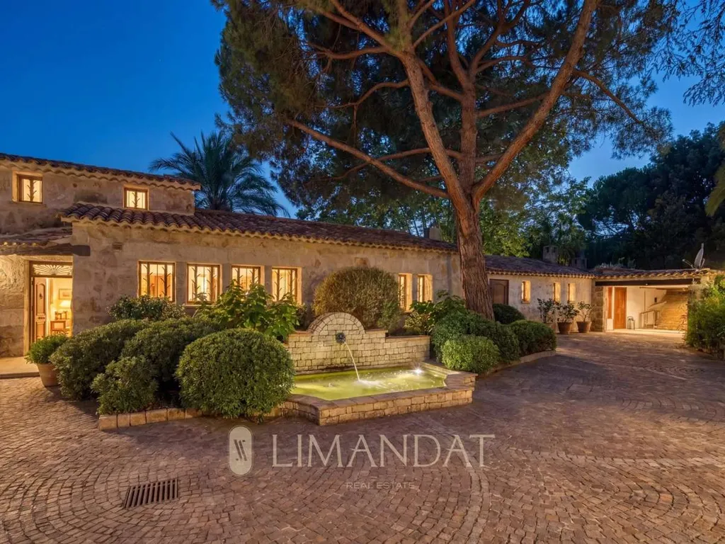Extérieur - Villa avec Parc et Piscine à Saint-Paul-de-Vence