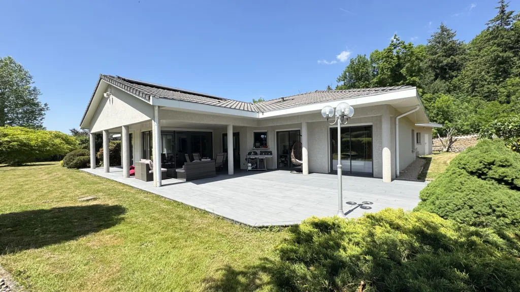 Terrace - Contemporary Villa with Pool in La Talaudière
