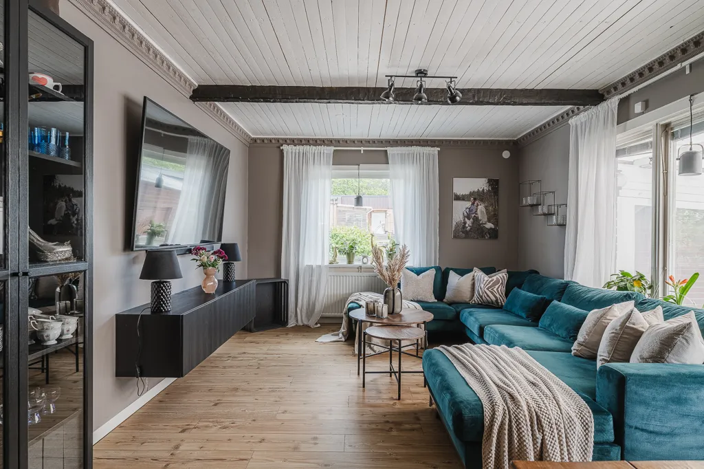 Elutuba - 1-Storey Villa with Central Location