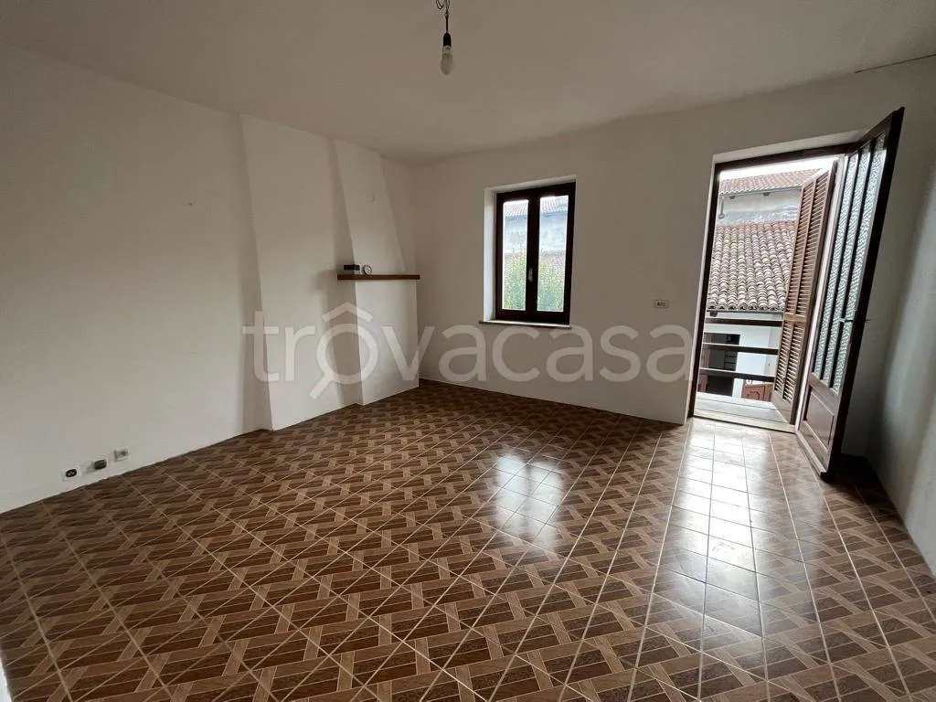 Pièces - Semi-detached House with Private Garden in Villafranca Piemonte