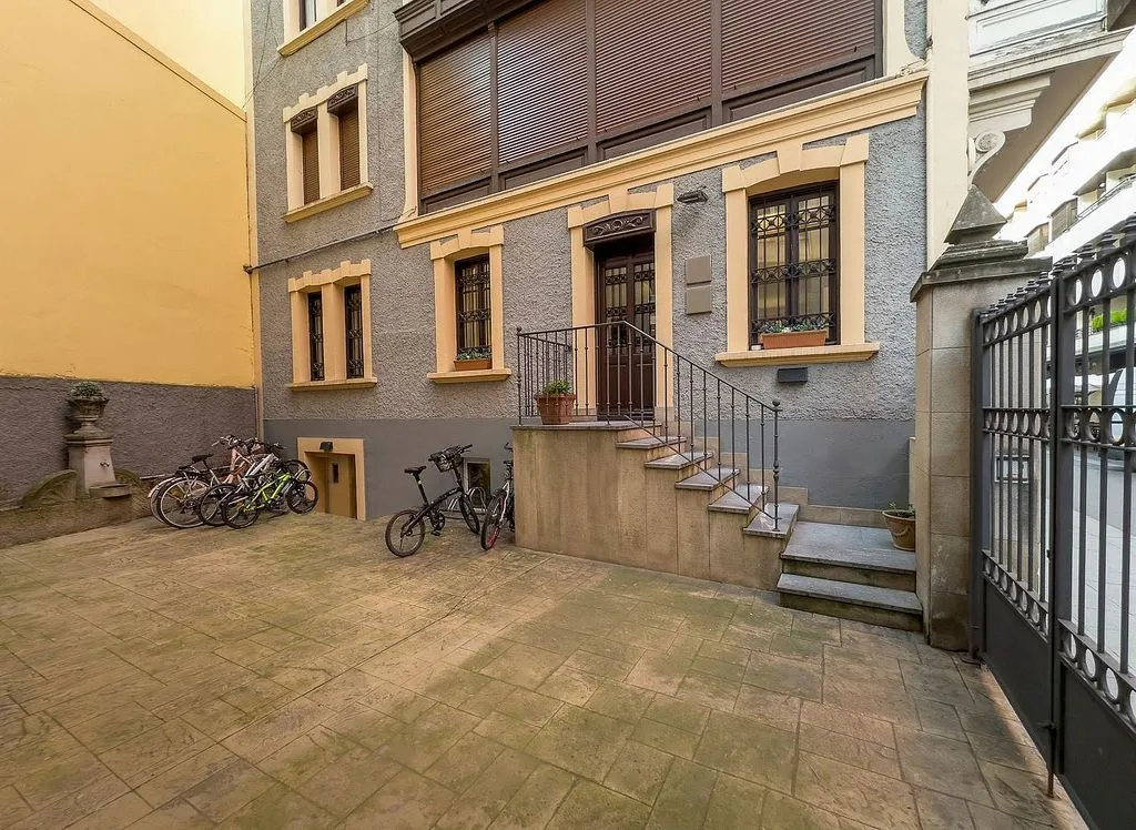 Jardin - Modern Flat with Street Views in Vitoria Centre