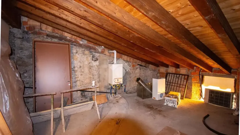 Pièces - Two-Level Apartment with Balcony in Manerba del Garda