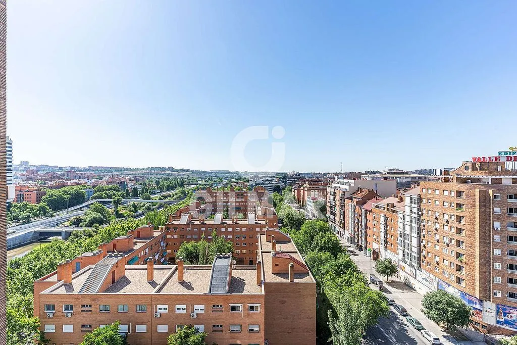 Balcon - Apartment with Terrace in Almendrales, Madrid