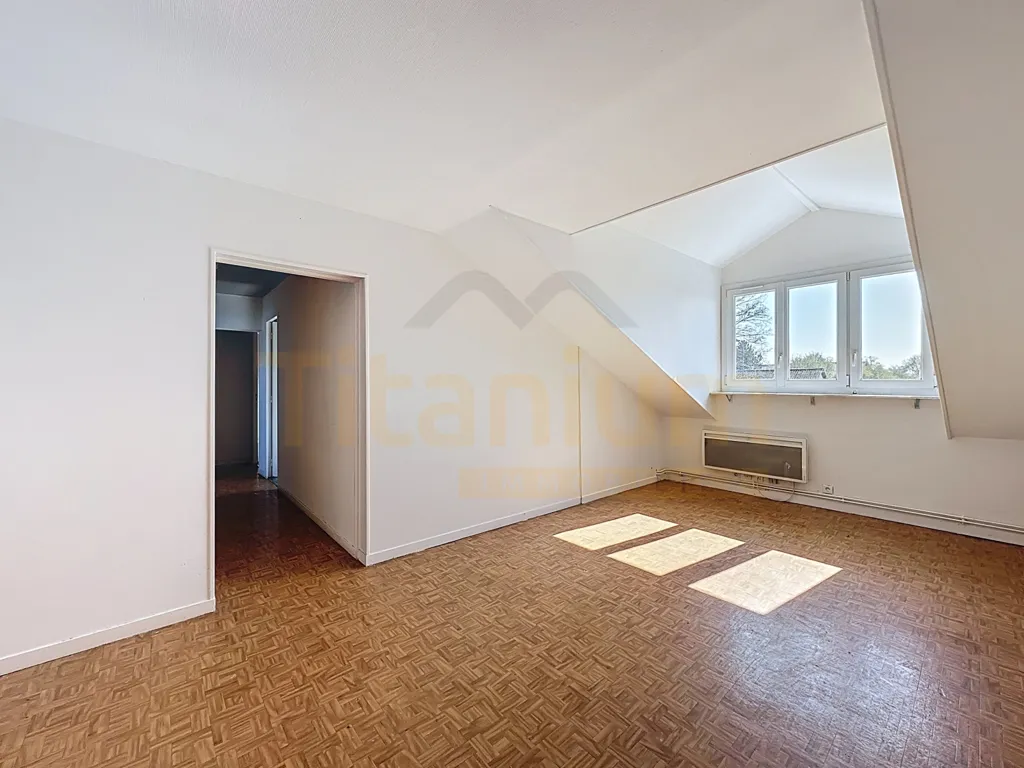 Pièces - Appartement avec Stationnement à Saint-Clair-Sur-Epte