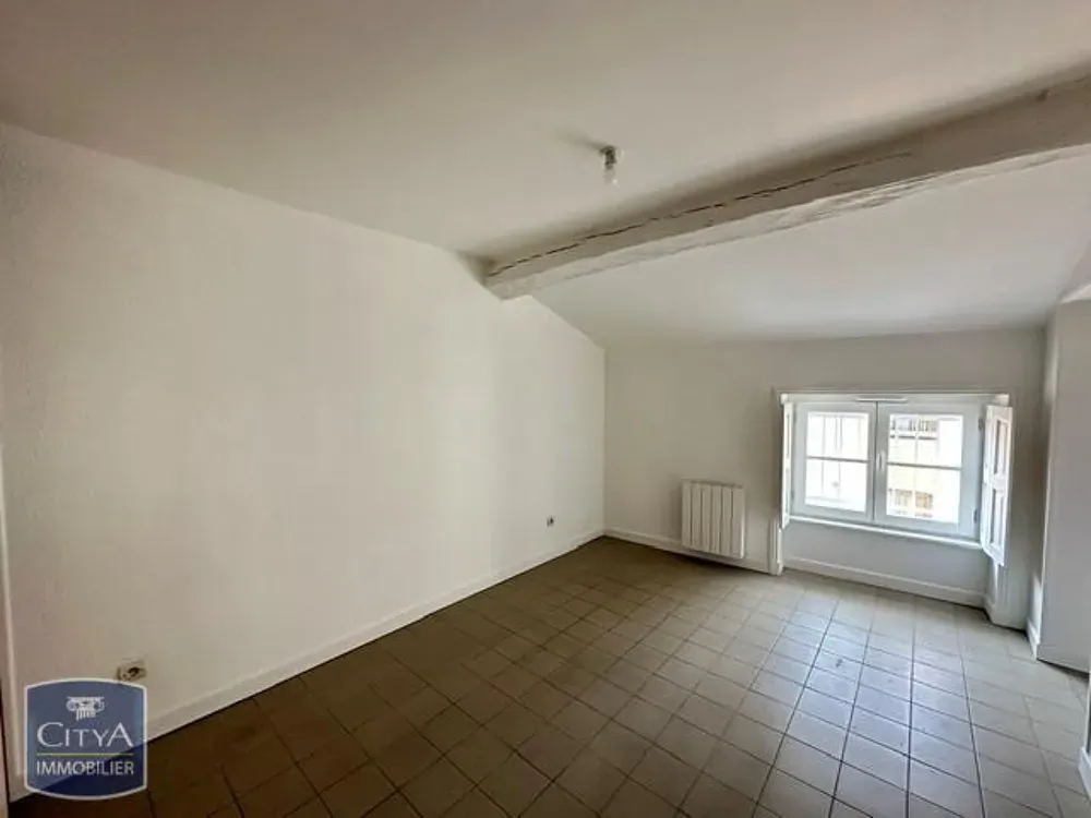 Rooms - Renovated 2-Bedroom Apartment in Mâcon Centre