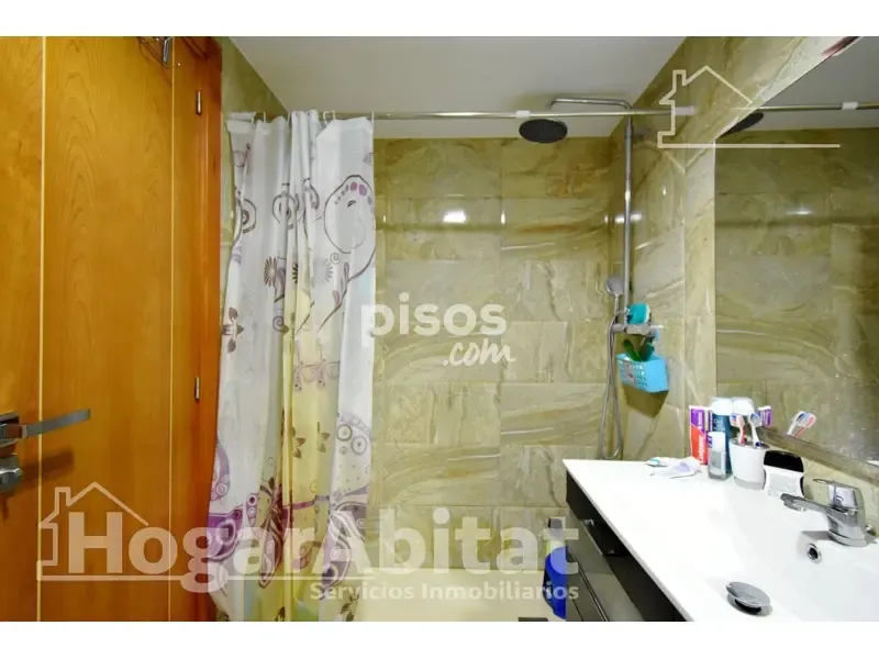 Vannitoad - Spacious Flat with Balcony in Oliva