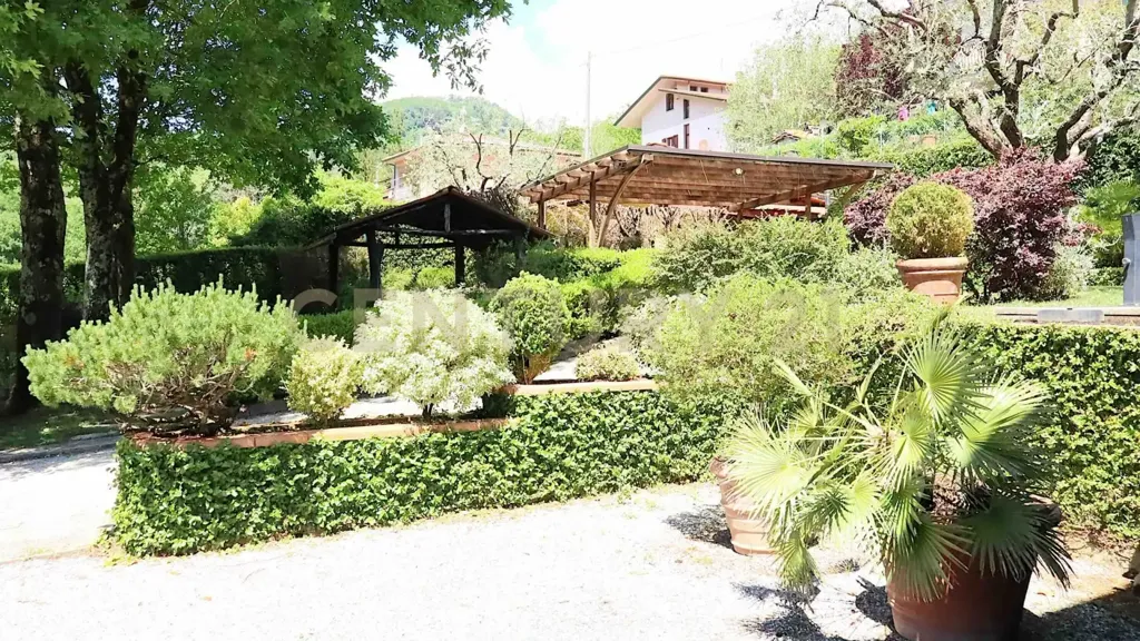 Jardin - Villa with Garden and Terrace in Pescaglia