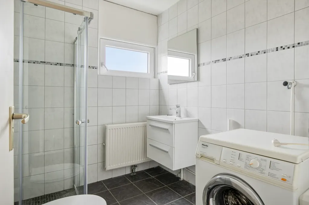Bathrooms - Maisonnette with Balcony in Vlissingen