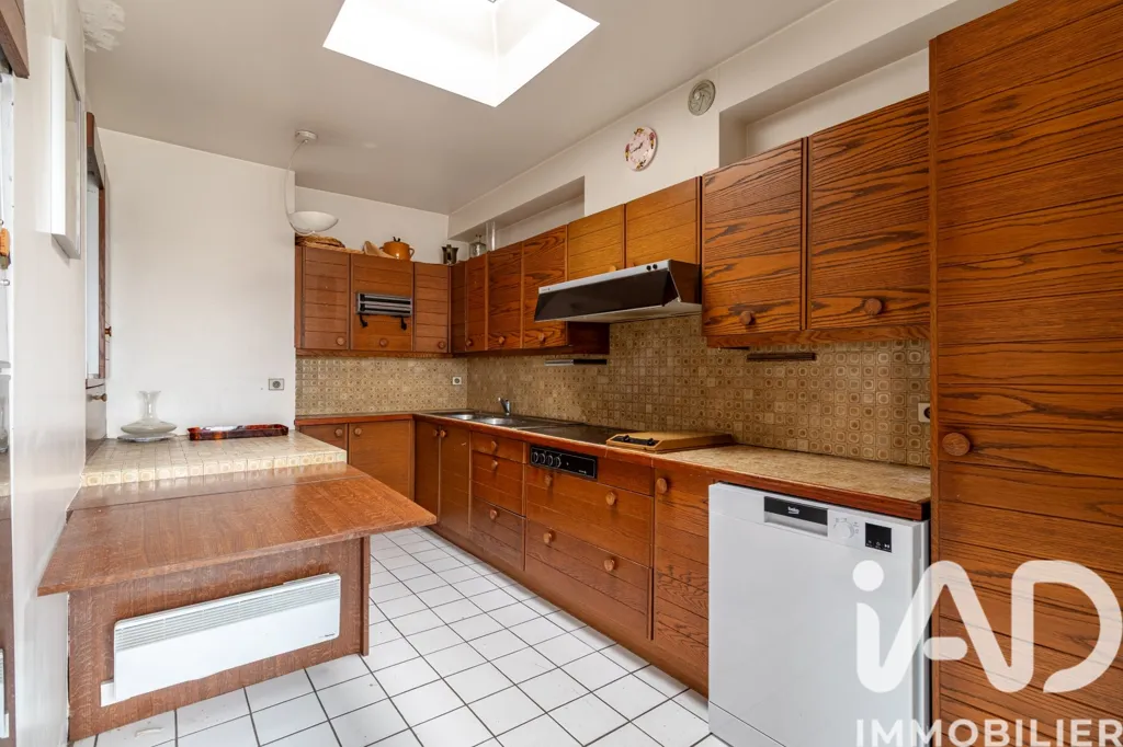 Cuisine - Appartement Luxe avec Vue Panoramique sur la Tour Eiffel à Montparnasse