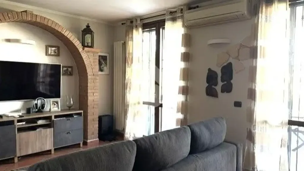 Soggiorno - Villa with Private Garden in Cassina De' Pecchi