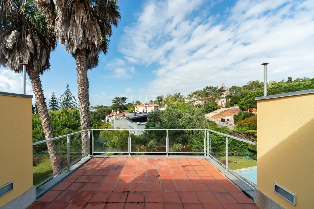 Terrass - Luxury Villa with Pool in Estoril