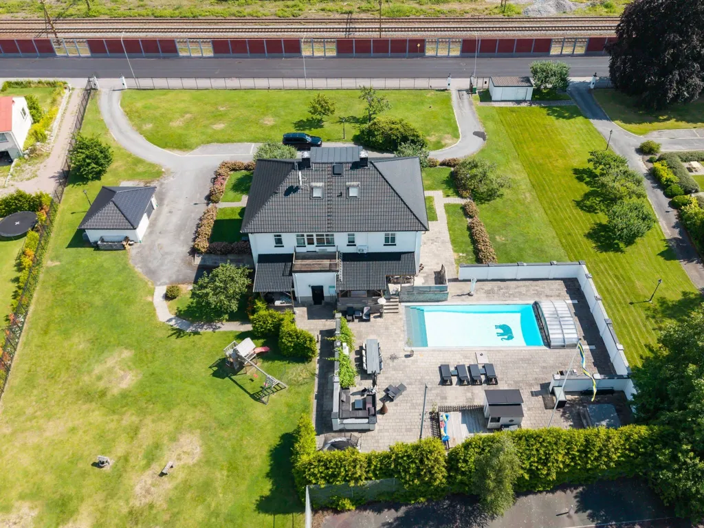 Maison 10 pièces à Kumla kommun