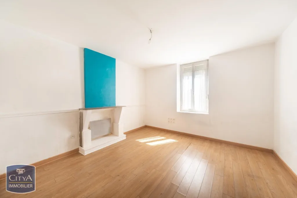 Habitaciones - 1-Bedroom Flat with Attic Space in Bourg-en-Bresse
