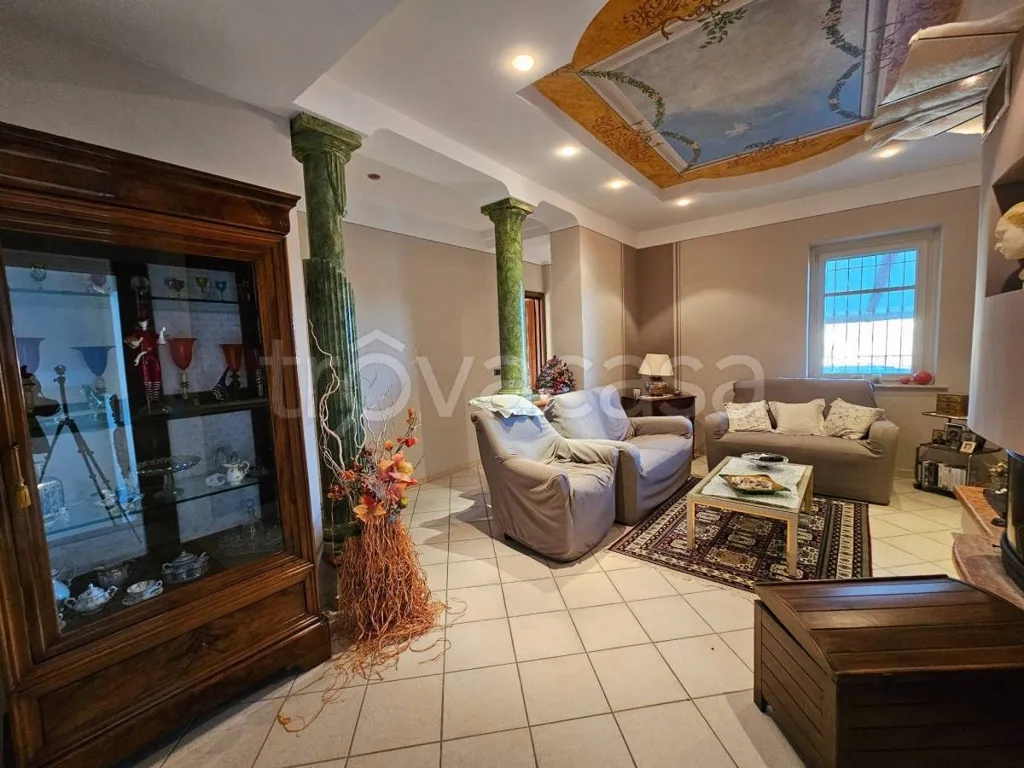Séjour - Rustic House with Two Apartments in Sommariva Perno