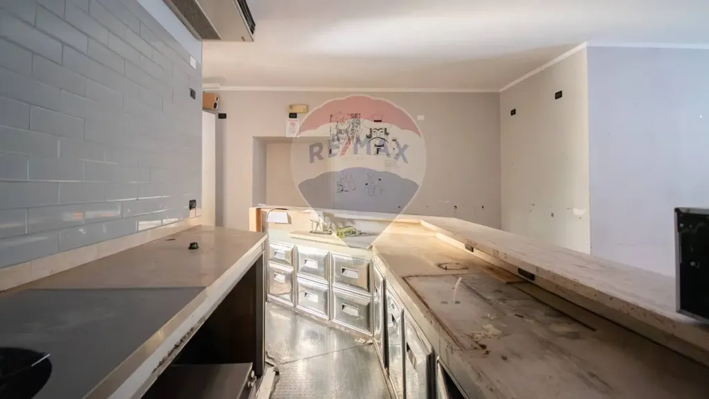 Cucina - Historic Triplex with Balcony in Iseo