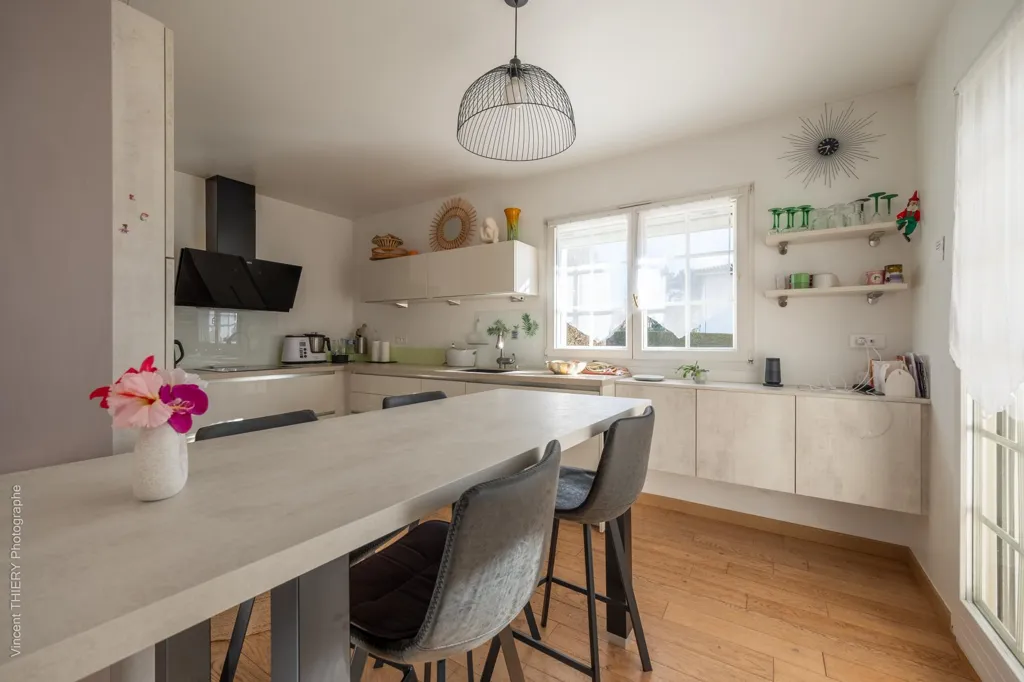 Cuisine - Maison Lumineuse avec Jardin à Épinal