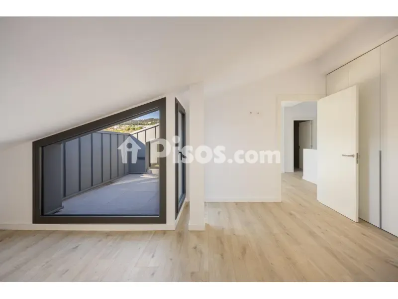 Toad - New Duplex with Pool in Tiana
